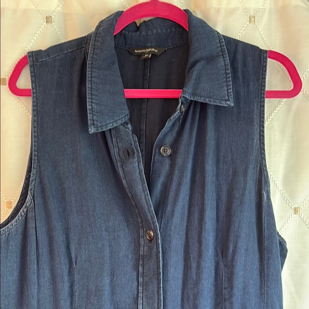 BANANA REPUBLIC Sleeveless lightweight Denim/lyocell Button-Up dress. - Picture 2 of 7